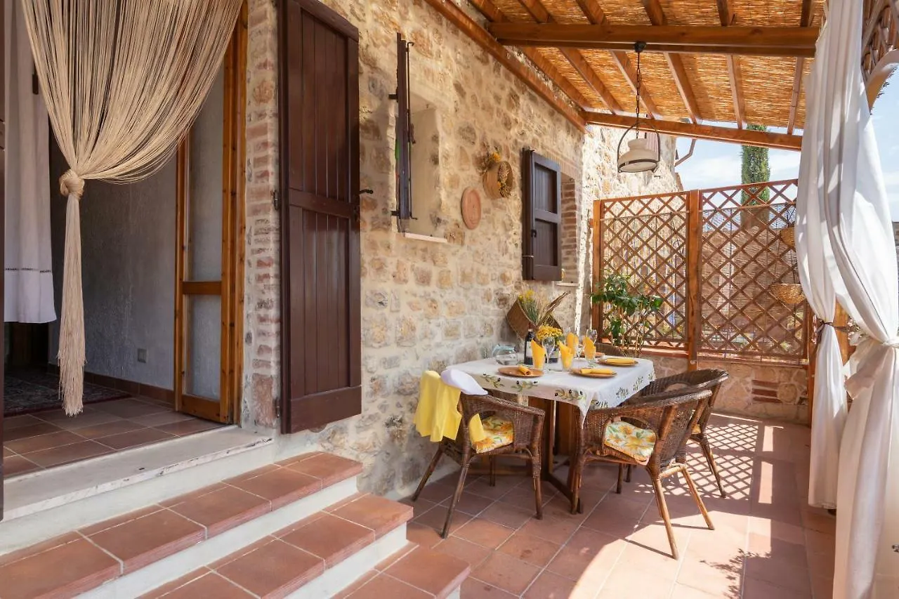 Giulia Superior Apartment Shared Pool Wi-Fi Casole d'Elsa Holiday home