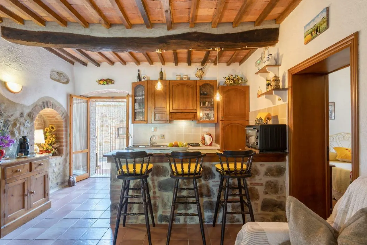Giulia Superior Apartment Shared Pool Wi-Fi Casole d'Elsa Italy